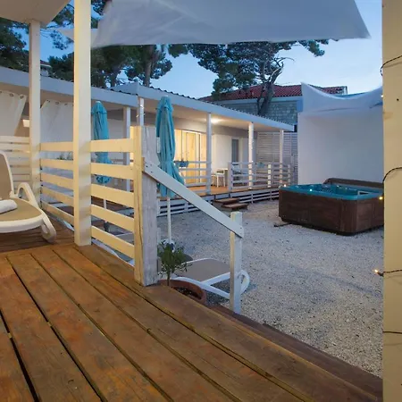 בקתה Beachfront Mobile Homes Village *