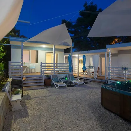 בקתה Beachfront Mobile Homes Village טרוגיר