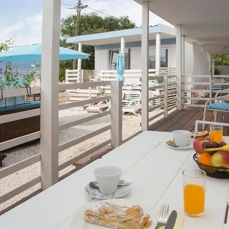 Beachfront Mobile Homes Village Trogir