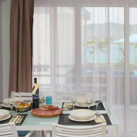 Beachfront Mobile Homes Village Trogir